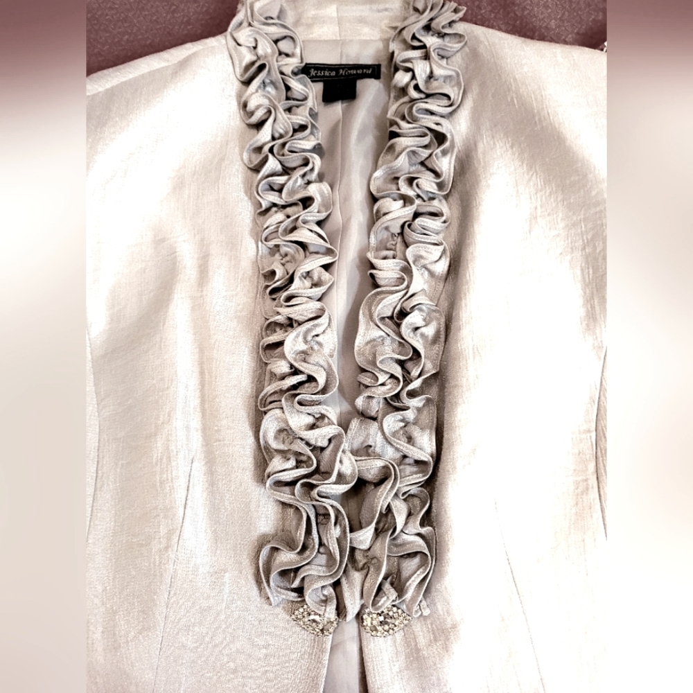 16 Jessica Howard silver Sheath Suit